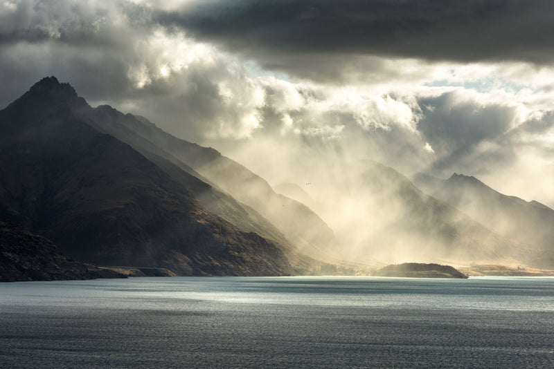 Afternoon sunrays over Walter Peak, Lake Wakatipu, Queenstown